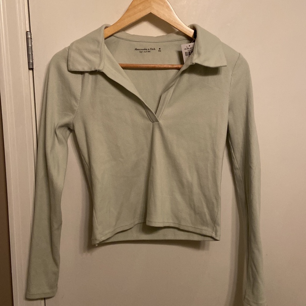 NWT - Abercrombie and fitch ribbed long sleeved top, size M - Picture 2 of 6